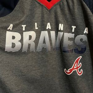 Atlanta Braves v-neck shirt - XL.